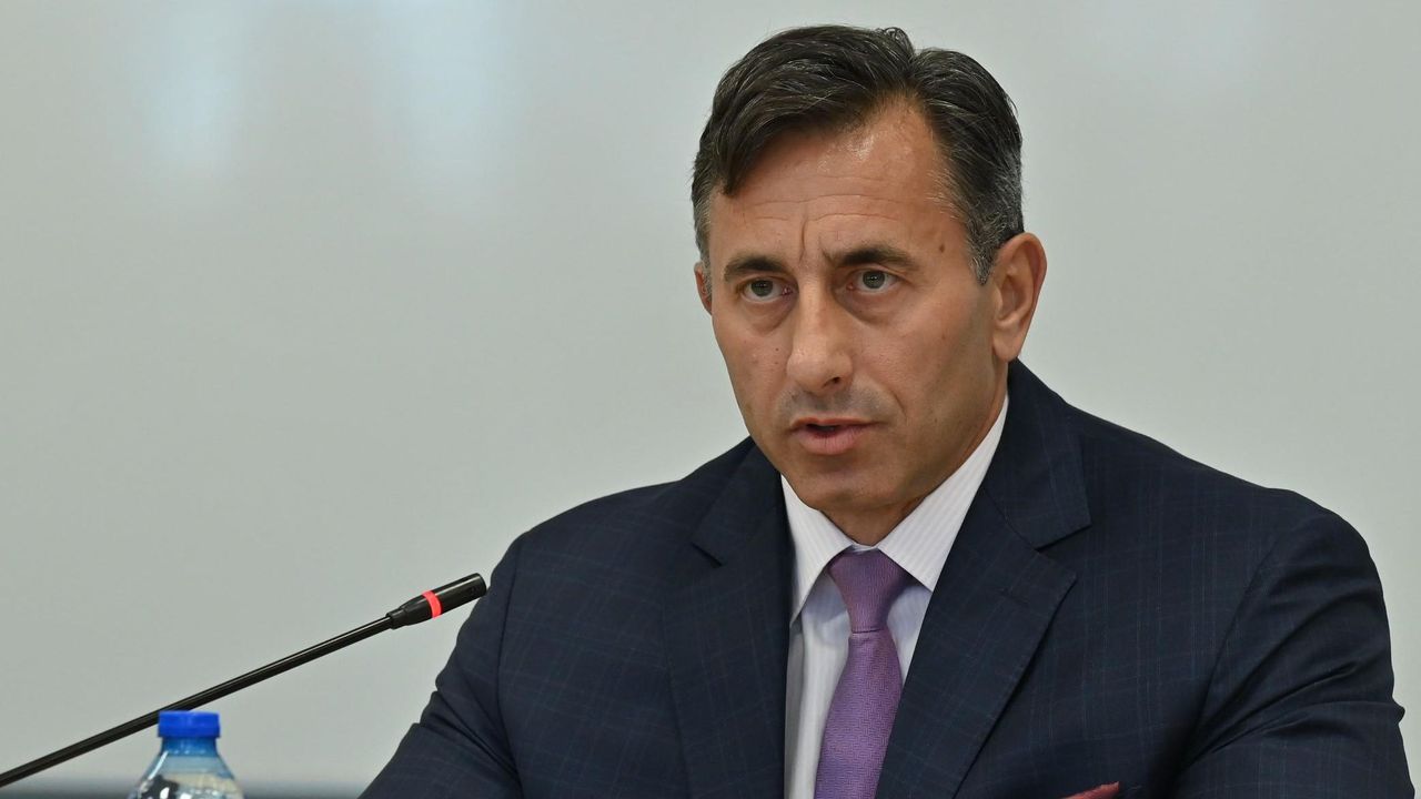 Румен Спецов проведе работна среща с колектива на "Лукойл Нефтохим Бургас"