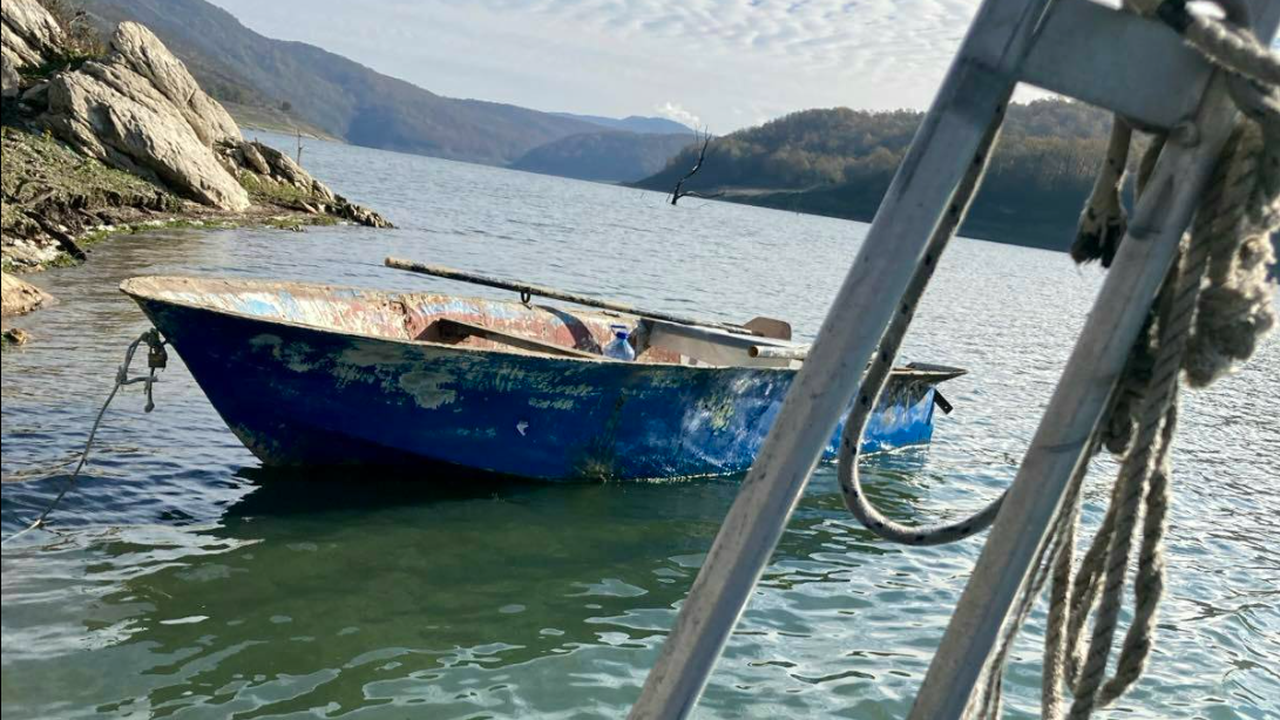 Бракониери зарязаха лодка и 35 кг риба при гонка с инспектори в язовир "Цонево"