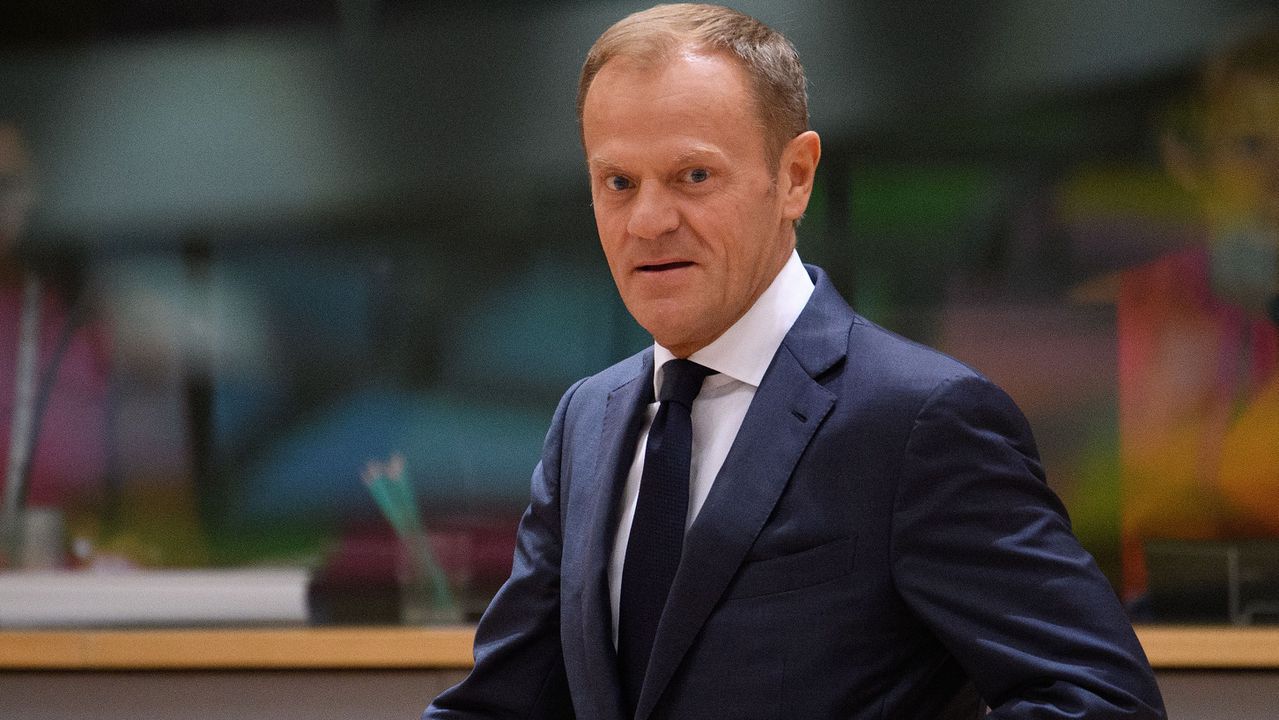 Туск: Двама украинци, работещи за Русия, са заподозрени за саботажа на железопътната линия