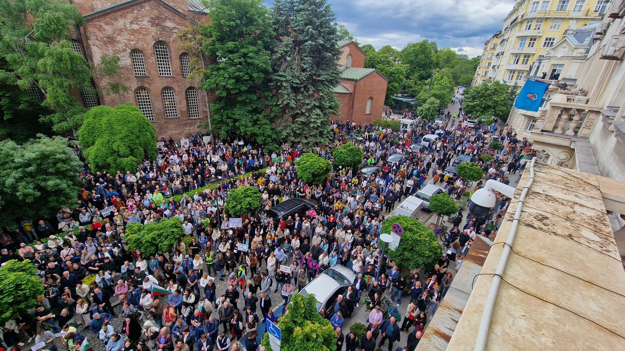 Протест в защита на кмета Васил Терзиев - Булфото