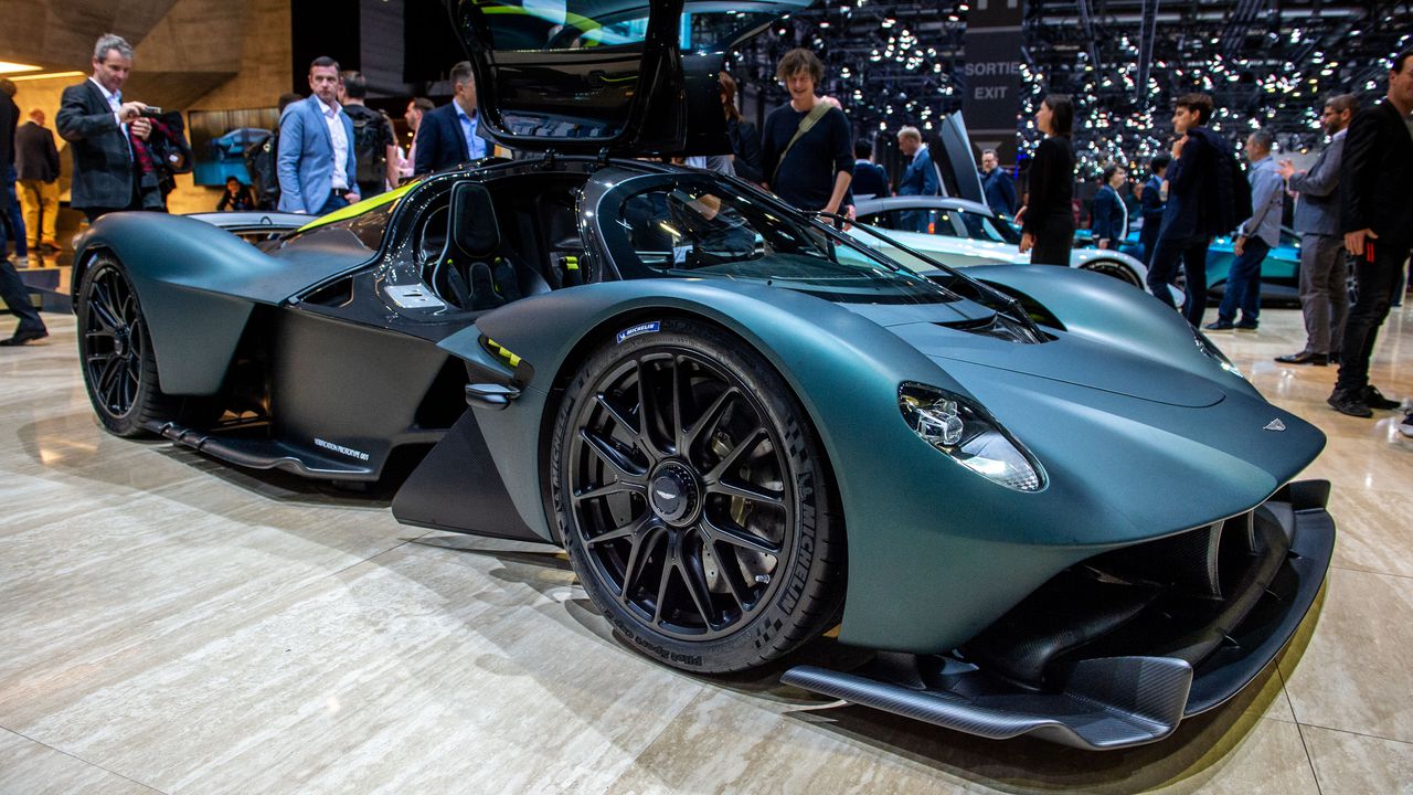 Шофьор, купил Aston Martin за 3 милиона евро: Най-лошата покупка в живота ми