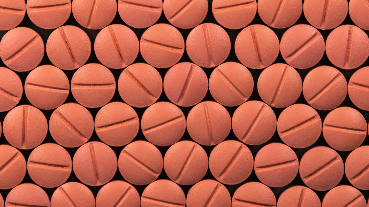 167 таблетки екстази са намерени и иззети от 23-годишен мъж