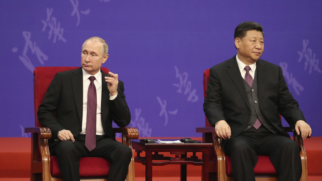 Путин и Си Цзинпин осъдиха Израел за ударите му по Иран в телефонен разговор