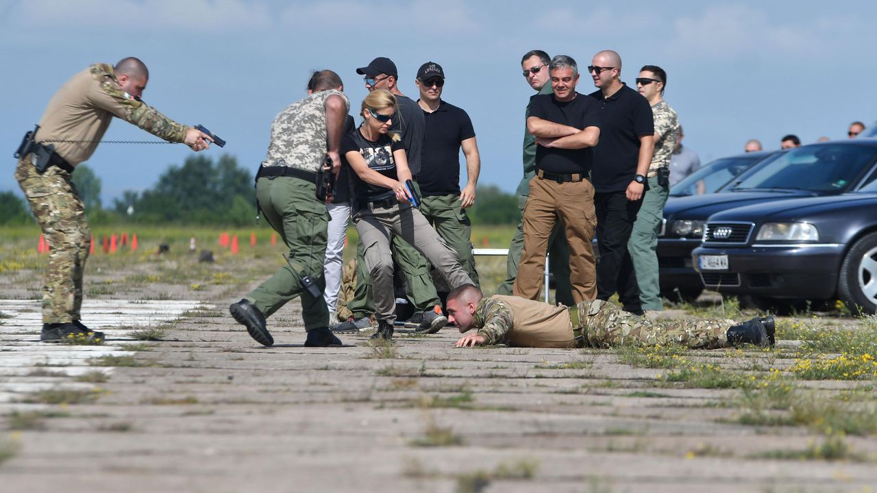 НСО продължава все така с търсенето на кадри