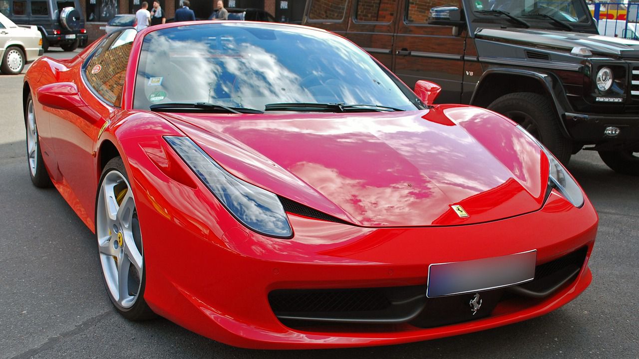 Механик разби "Ферари" за над 350 000 евро по време на тест драйв