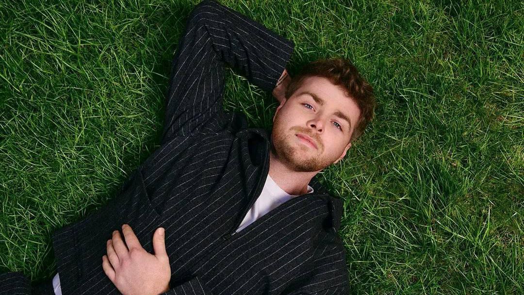 Алекс Уорън с Ordinary оглави за десети път класацията на "Билборд" за сингли