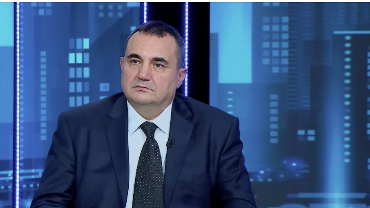 Веселин Стойнев: Правителството е дестабилизирано и от грешките си, и от Борисов и Пеевски