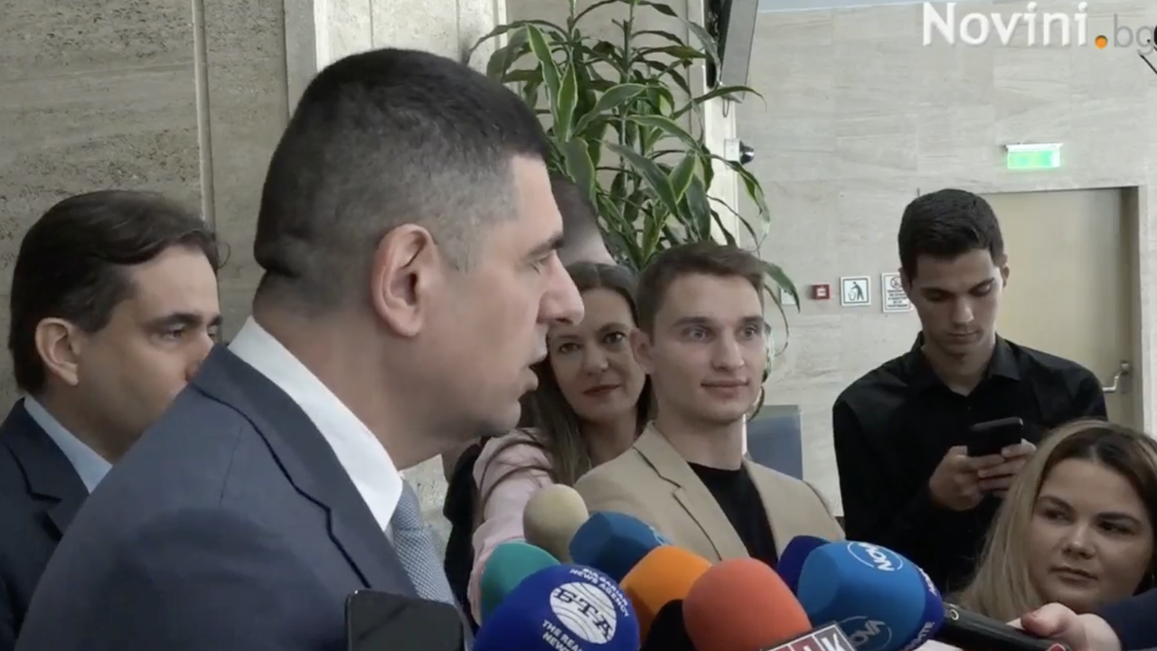 Ивайло Мирчев: България има трима премиери - номинален, един, на който много му се иска и истински