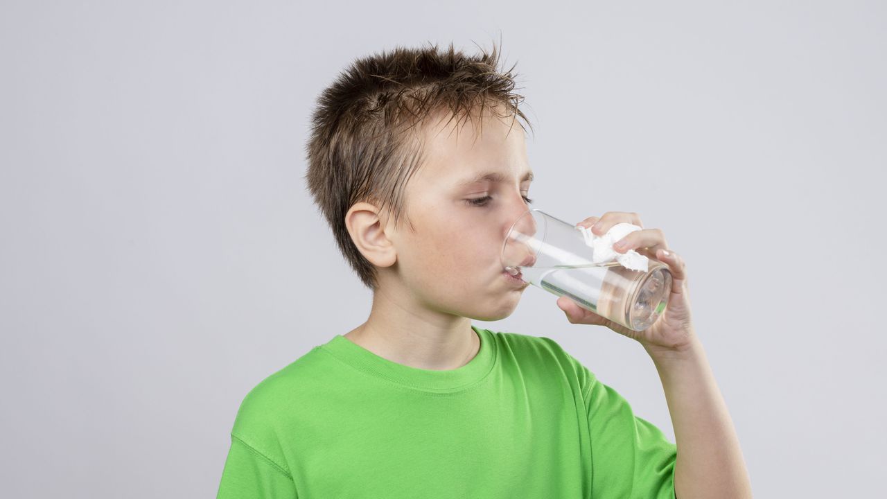 Едно от три деца у нас пие по-малко от един