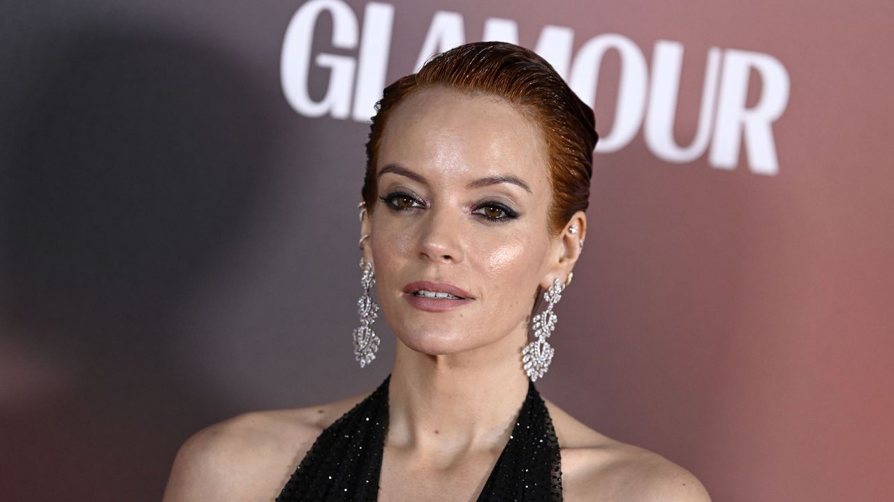 Лили Алън обяви, че се завръща към музиката с първия