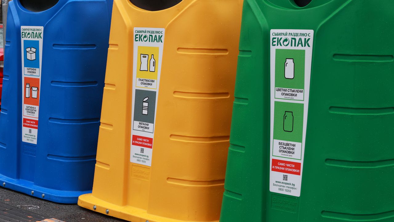 Започна подмяна на контейнерите за разделно събиране на отпадъци в София