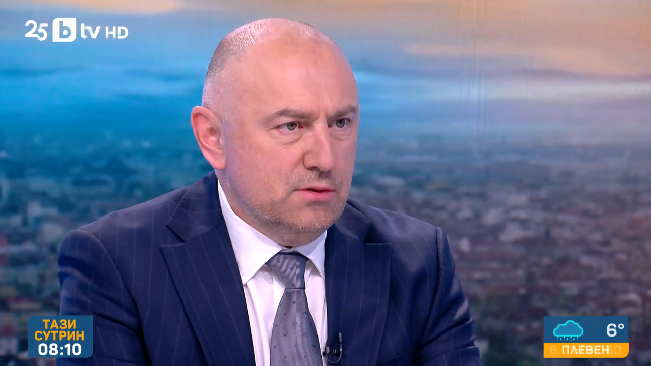 Според него -  държавата ще продължи да поддържа пенсионната система