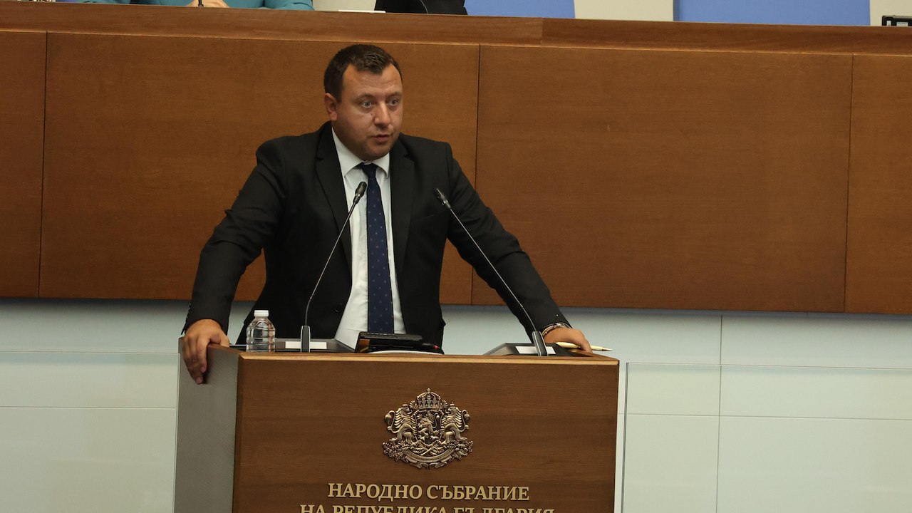 "Възраждане" напуска парламента заради отказ да се гласува референдума за еврото