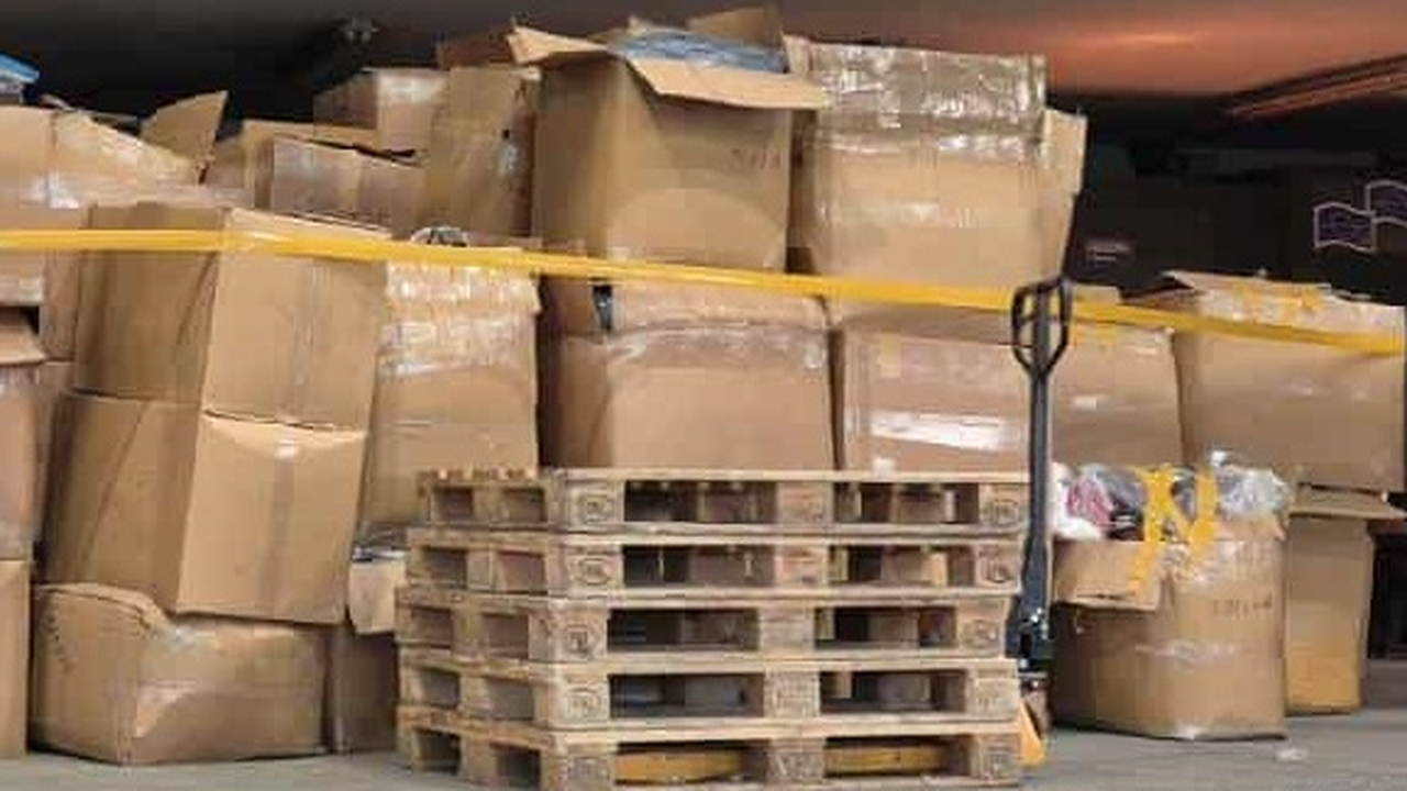 Над 50 000 „маркови“ облекла задържаха митническите служители на МП Лесово