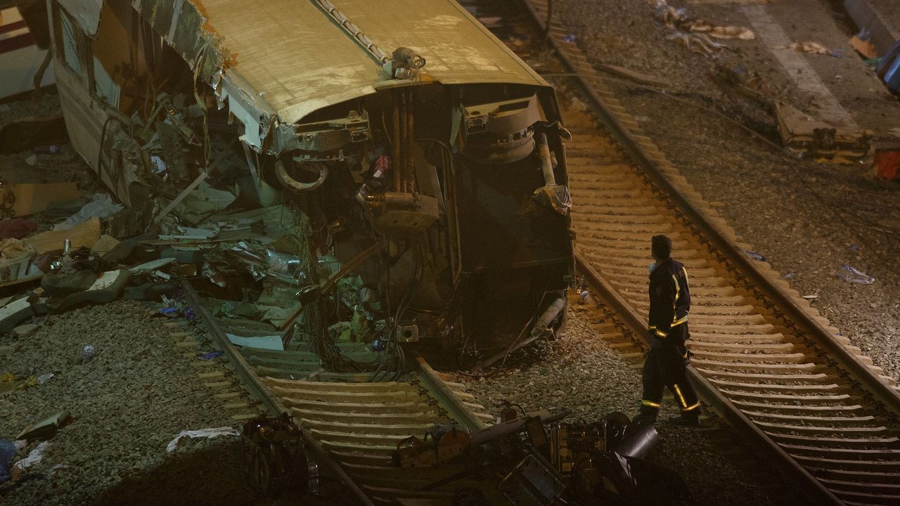 Агенция АП, цитирана от БТА, разглежда историята и представя факти