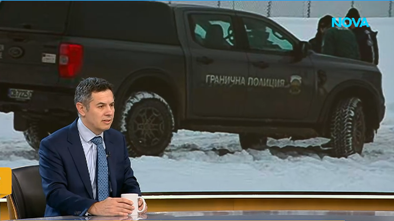 По думите му първо са дошли гранична полиция и са