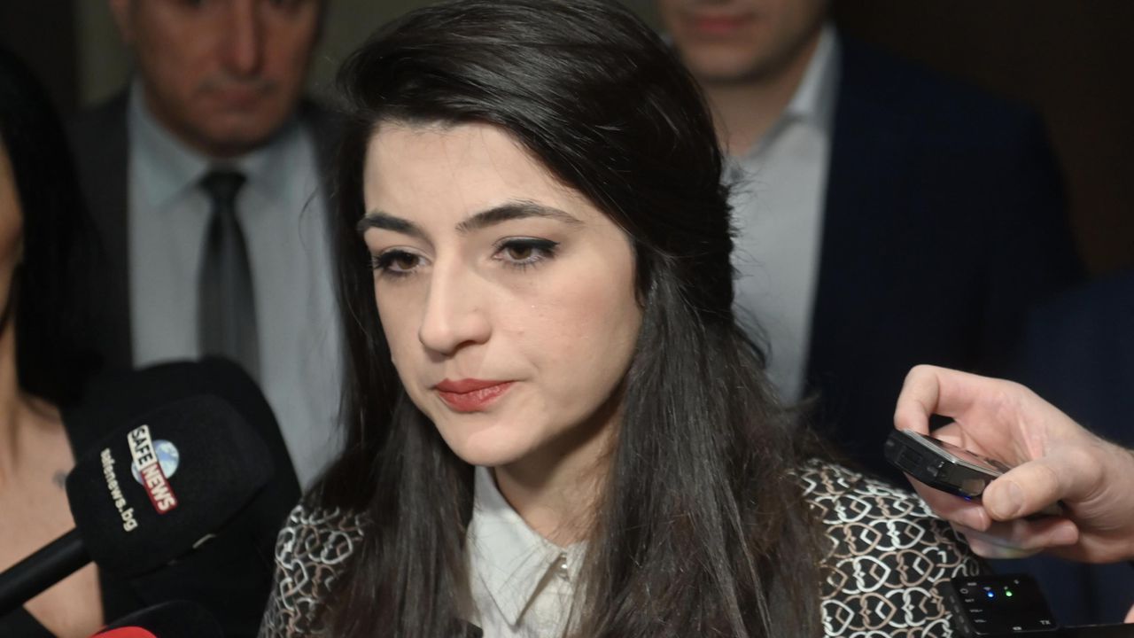 Лена Бориславова: Борисов и Пеевски ни водят убедено по пътя, зададен от Ердоган