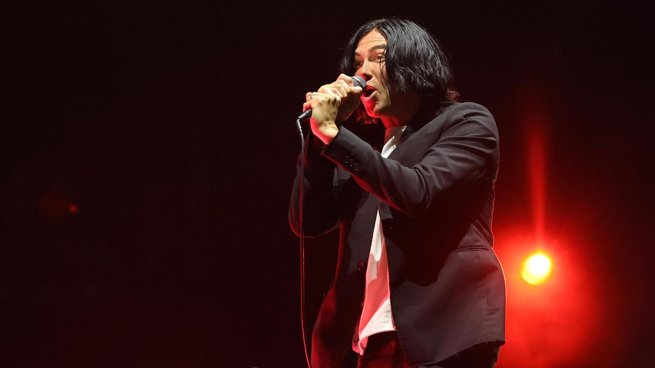 Sleeping With Sirens представиха чисто нов сингъл и видеоклип, озаглавен