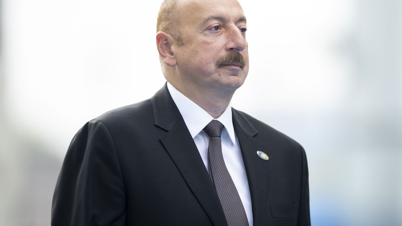 Президентът на Азербайджан подписа заповед за наборна военна служба