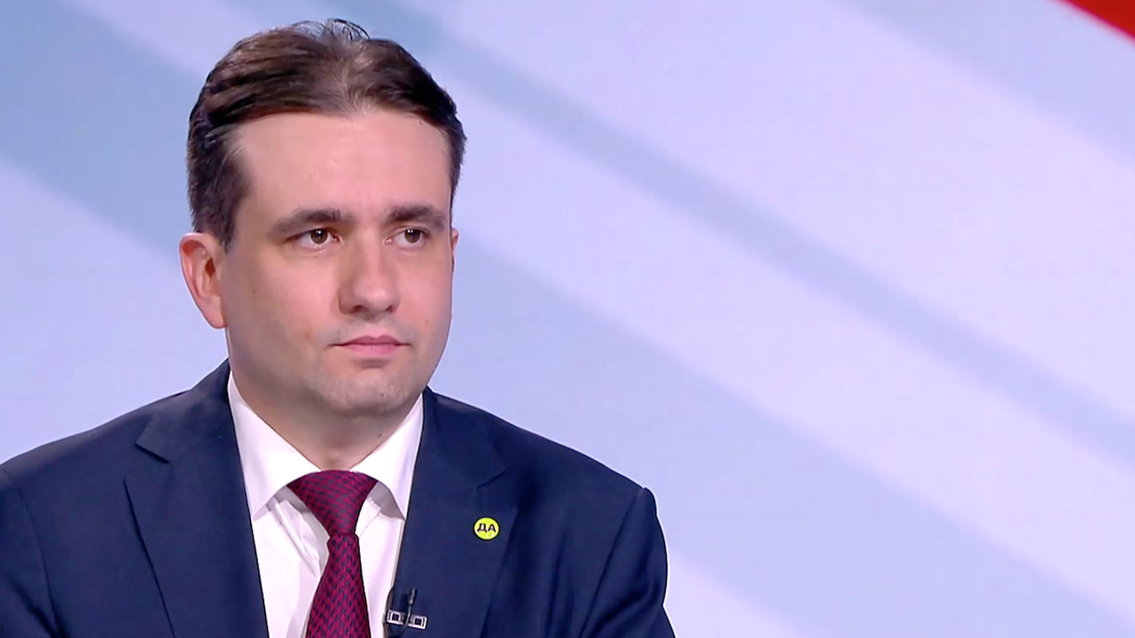 Божидар Божанов: Борисов прекрати транспортния протест, защото не беше преценил матурите