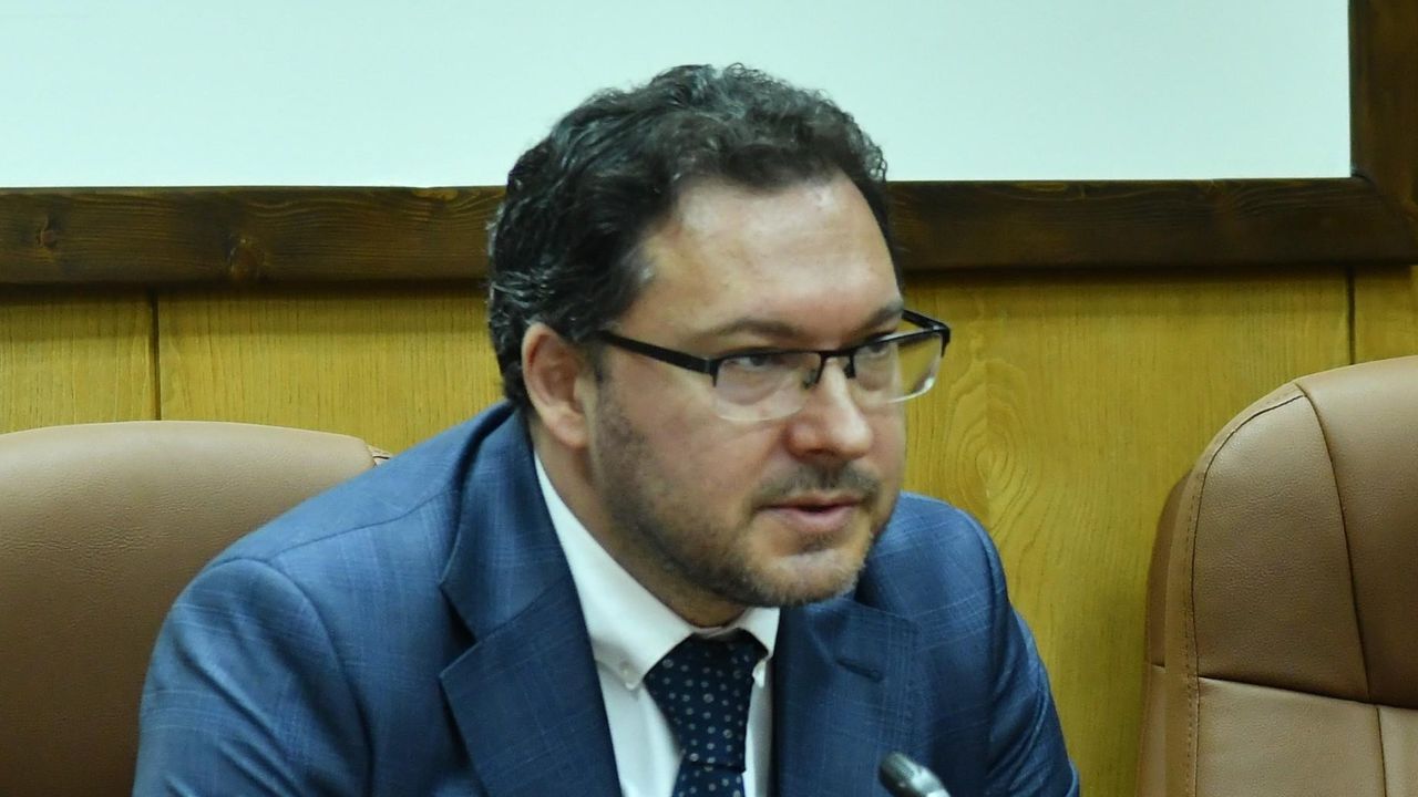 Министър Митов защити действията на полицията при протеста на "Възраждане" срещу еврото