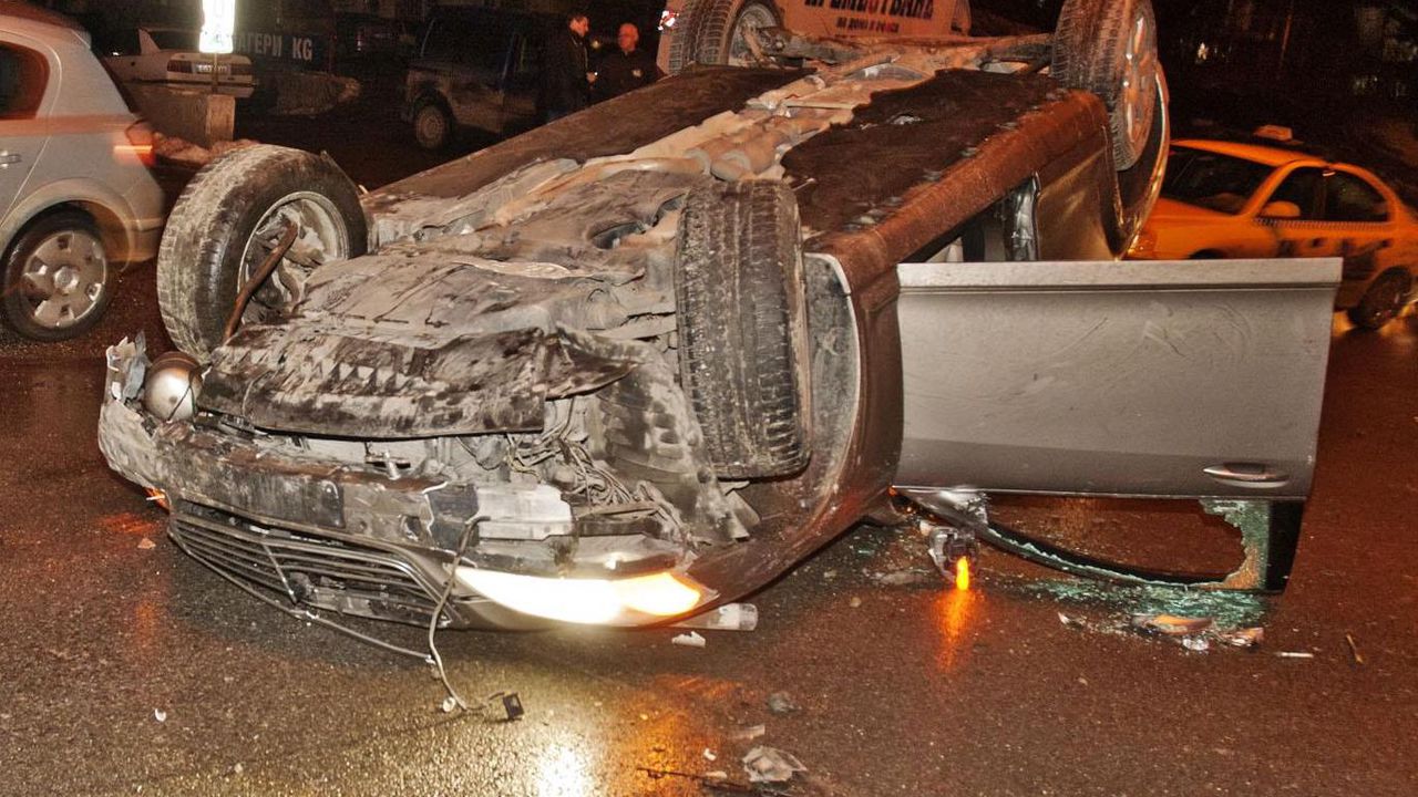 Семейство с пет деца пострада при тежък инцидент в Ямболско