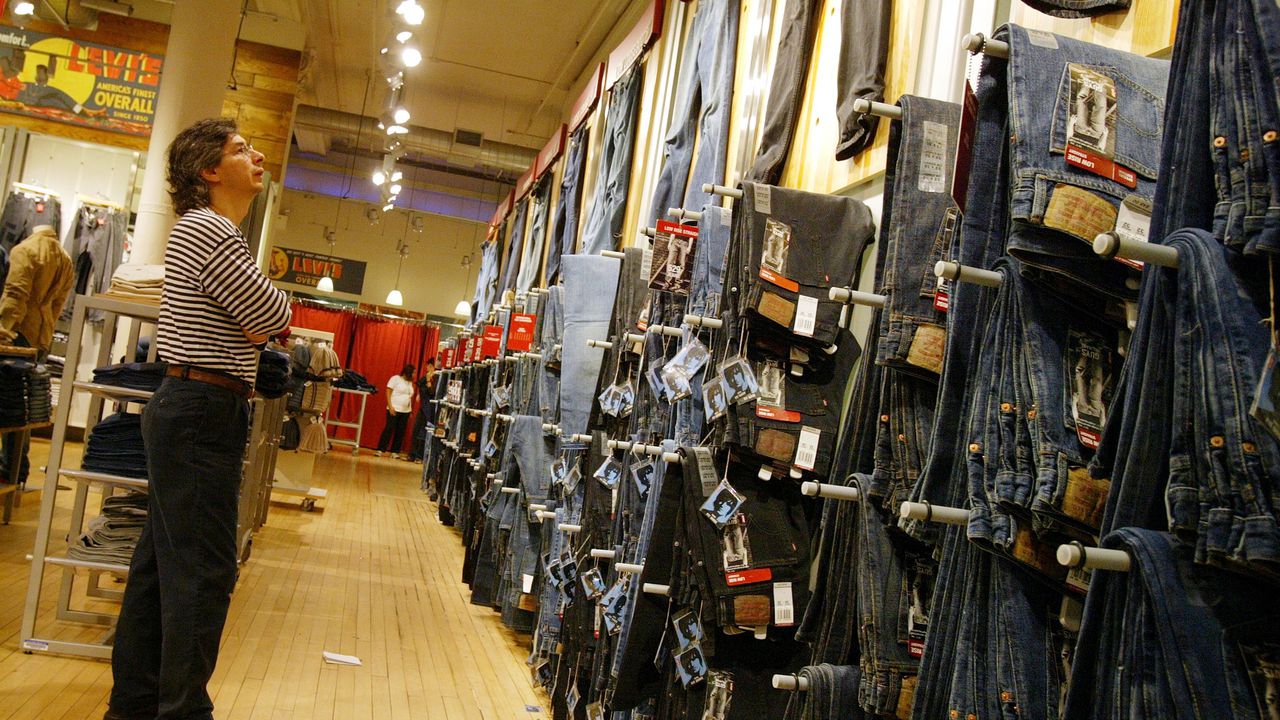 Потребителското доверие в Нидерландия леко се повишава след месеци на спад