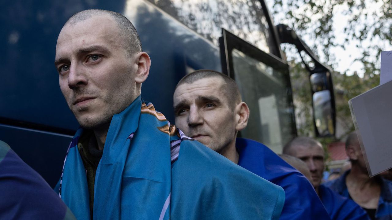 Украйна си върна още една група тежко ранени и болни бойци от руски плен