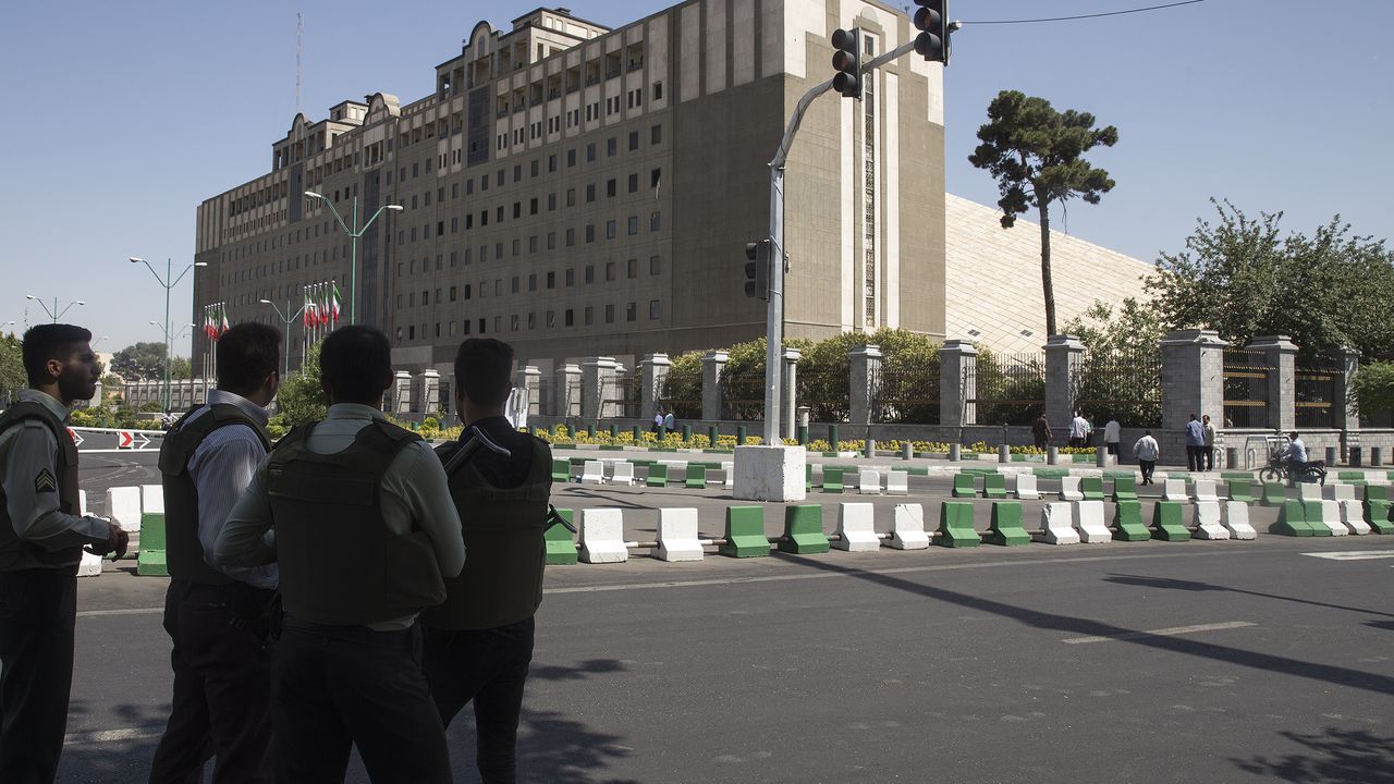 Иранската държавна телевизия и близките до нея медии продължават да