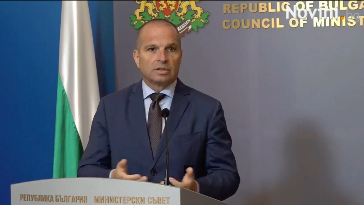 Министър Караджов разкри подробности за реформата в БДЖ, коментира и кой контролира парасейлинга