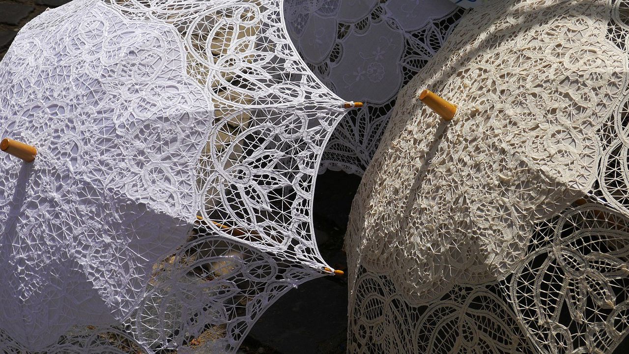 В Дупница беше организиран празник на дантелата. Инициативата е в