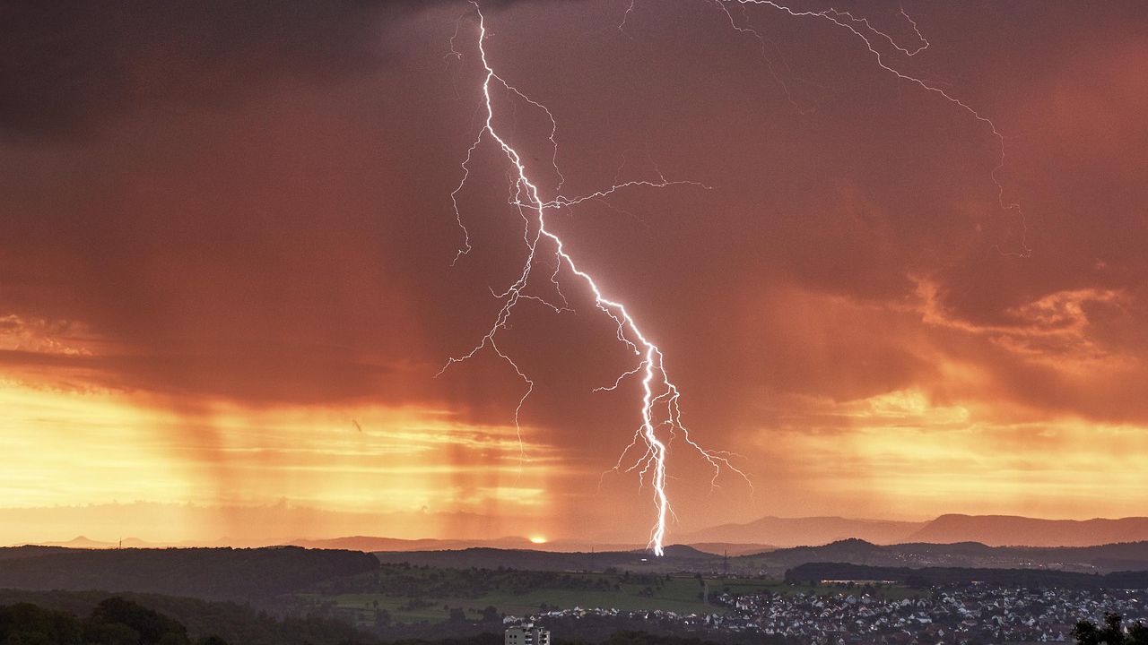 Очаква се нов студен фронт да смъкне температурите в края