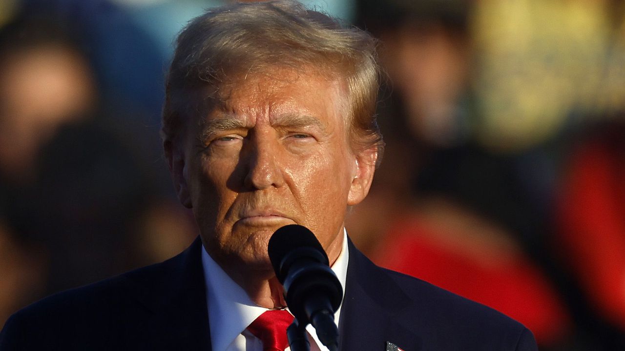 Снайперистка позиция, насочена към самолета на Тръмп, бе открита в Палм Бийч