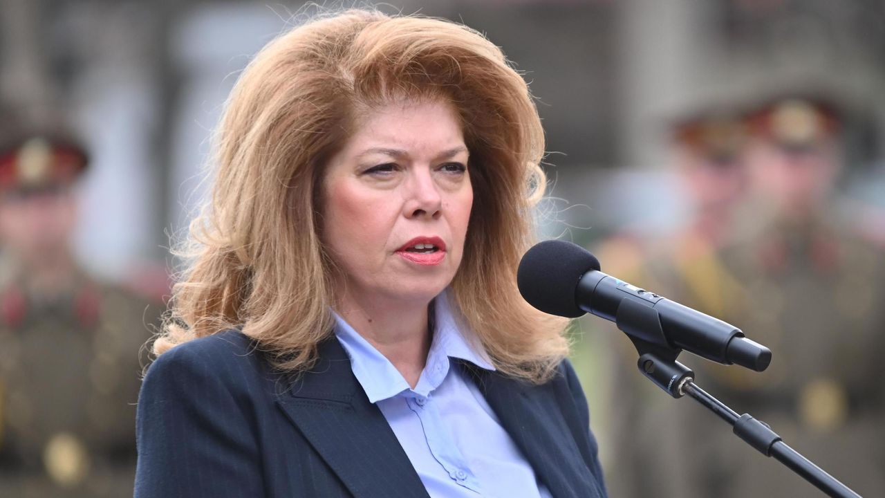 По думите ѝ представянето на тази книга е есенен духовен