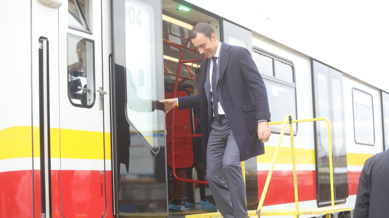 Той съобщи, че в момента се работи по изграждането на