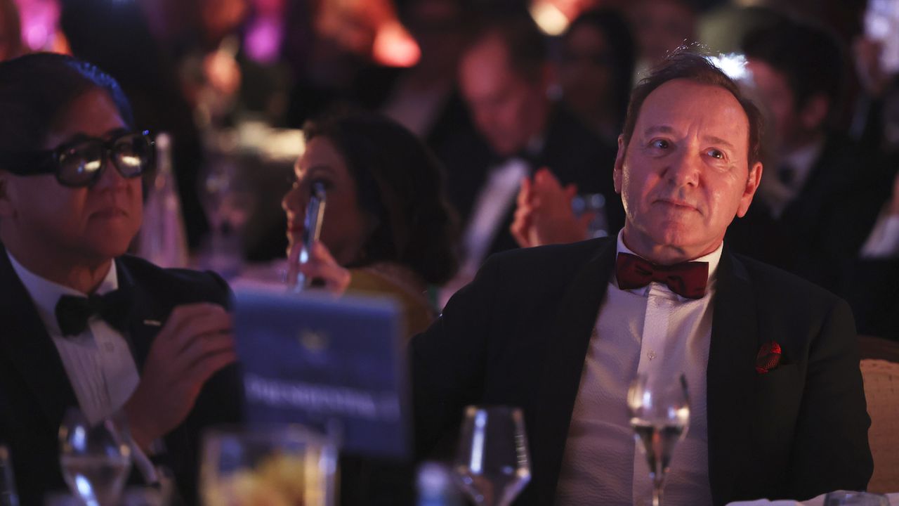 Живея в хотели, в жилища, наети през Airbnb. Отивам там,