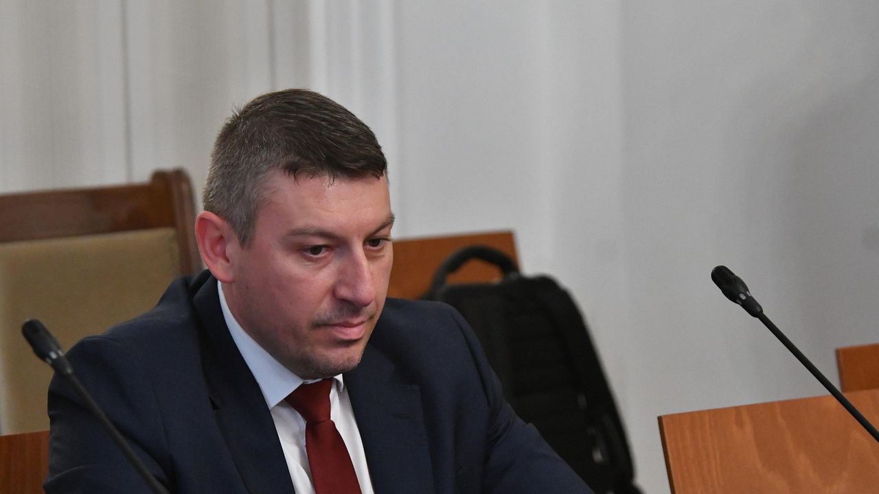 Парламентарната комисия за контрол над службите ще изслуша шефа на