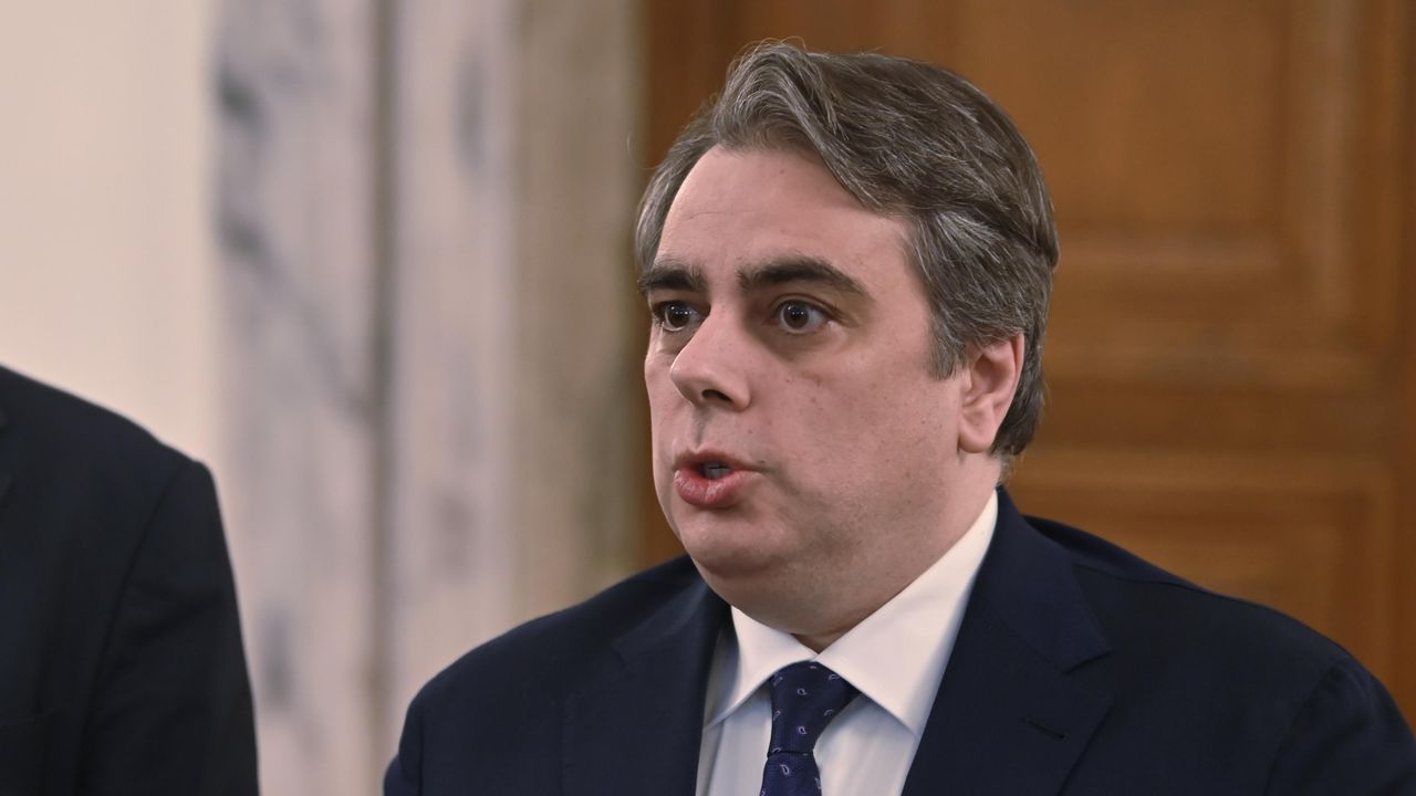 Най-вероятно ще се стигне до гласуване само с хартиени бюлетини