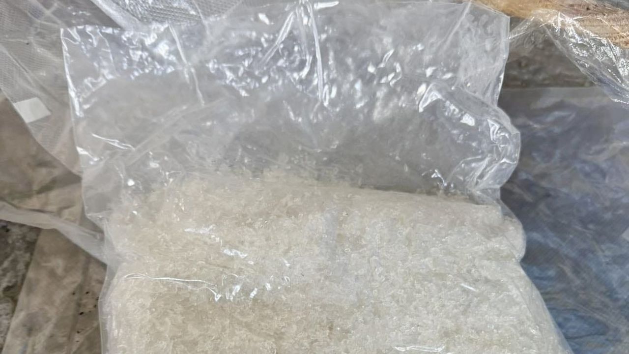 Близо 1 кг метамфетамин и 85 000 евро иззети при