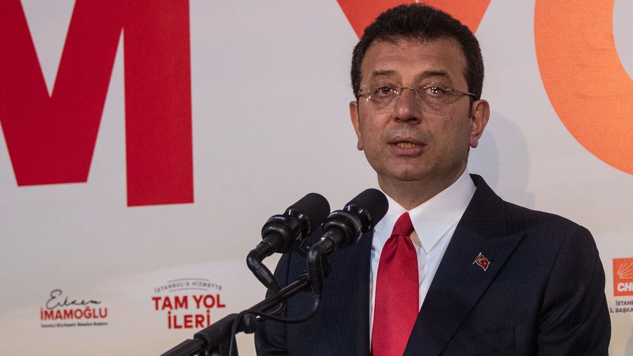 Турски съд отказа да спре решението за анулиране на дипломата на временно отстранения кмет на Истанбул Екрем Имамоглу