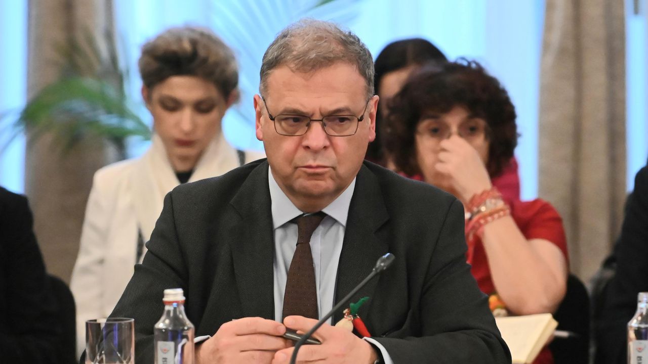 Юлиян Попов: Либерализацията на тока е най-социалният подход, спирането ѝ е несоциално