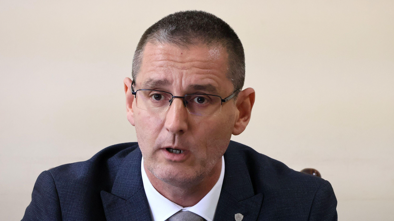 Според окръжния прокурор на Плевен Владимир Николов действията му по