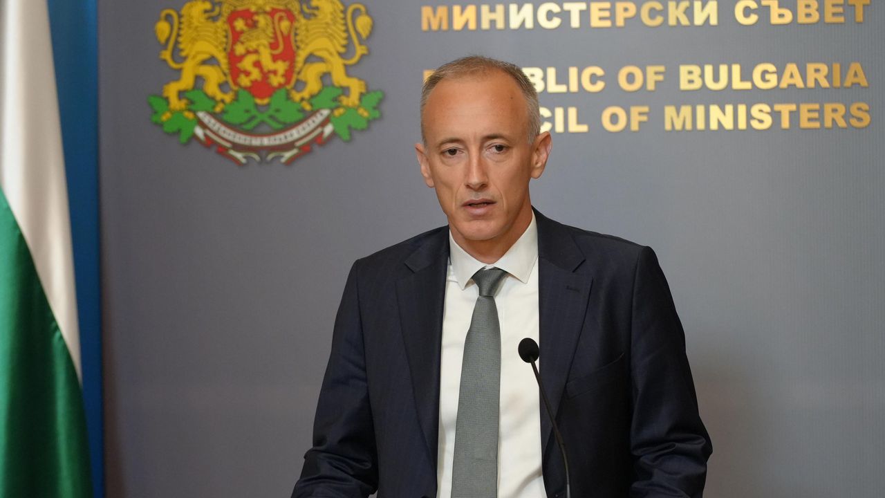 Вълчев: Слабите резултати по математика и природни науки се дължат на слабите резултати по БЕЛ, защото учениците не разбират условията на задачите