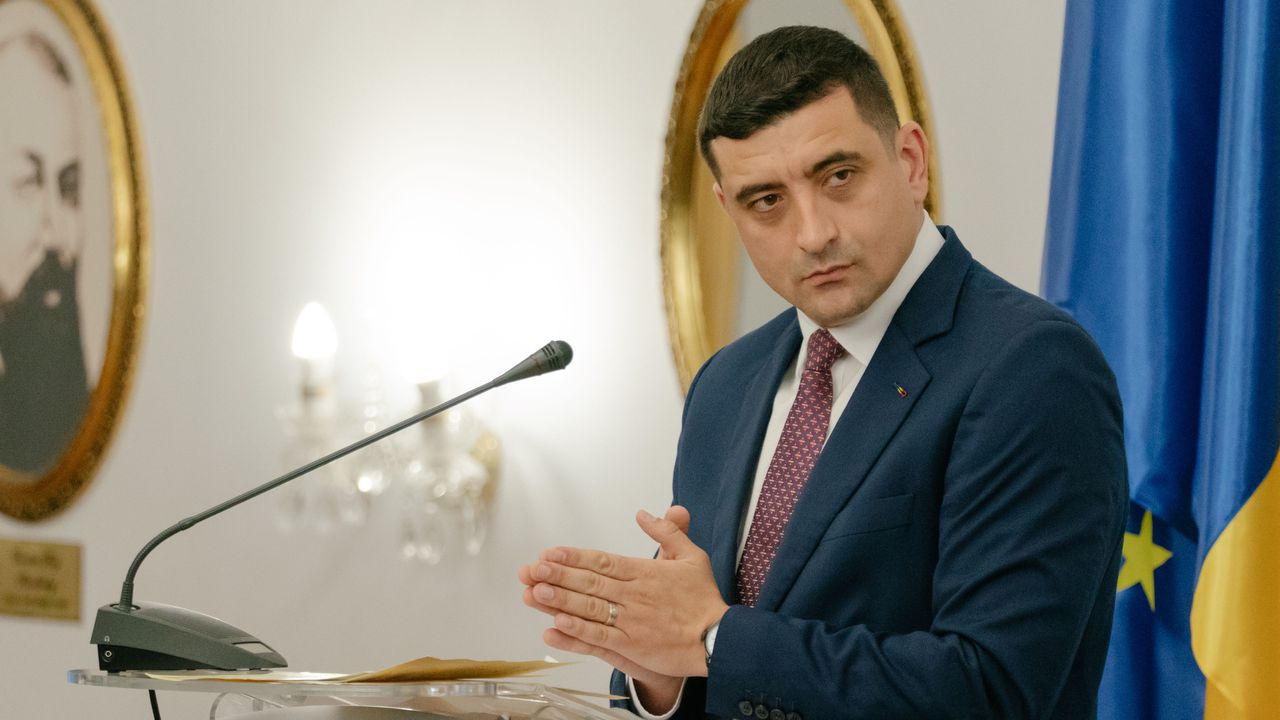 Жалбата на Джордже Симион с искане за анулиране на президентските избори е подадена в Конституционния съд на Румъния