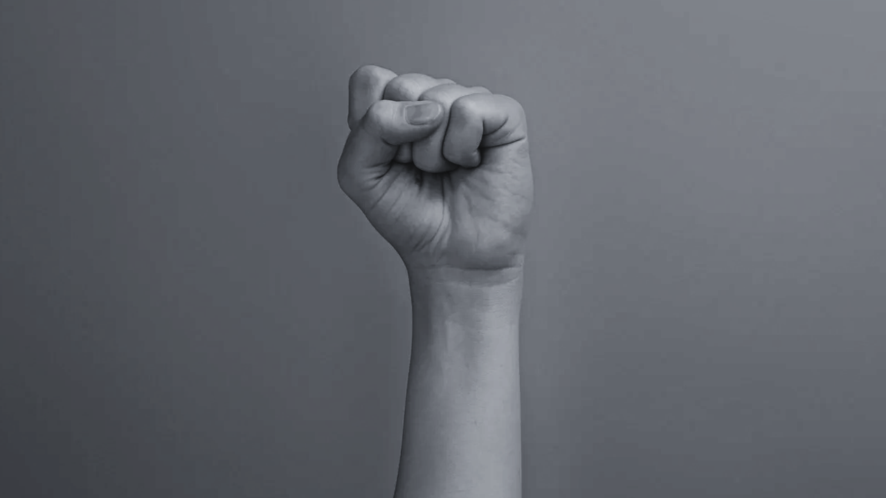 Мъж на 50 години е настанен в болница след междусъседски