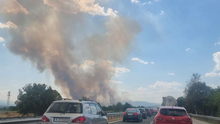 Пожар на АМ Тракия в посока София. За това съобщи