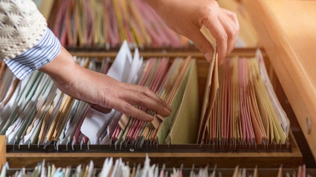 НОИ проверява инвалидни пенсии с шофьорски книжки