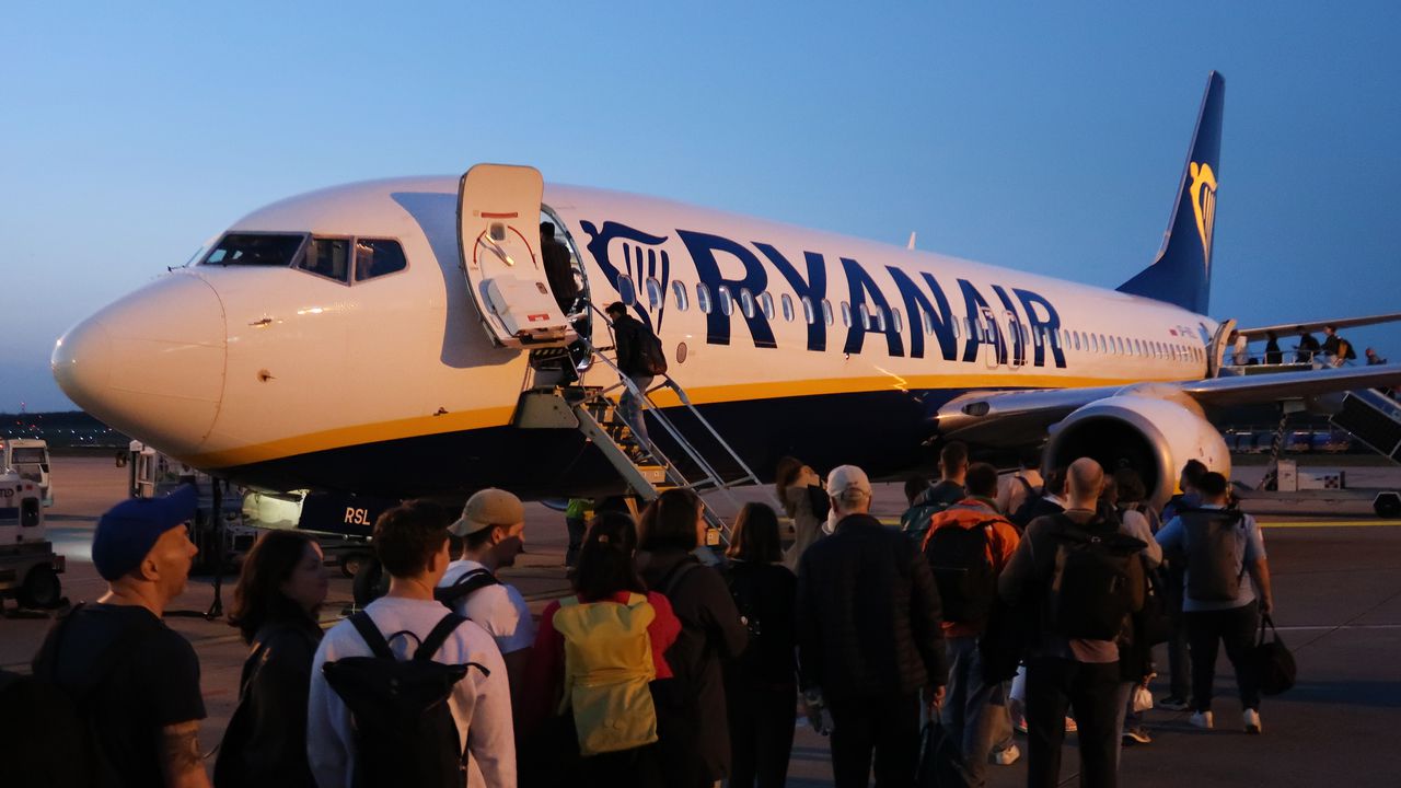 Ирландската авиокомпания Райънеър (Ryanair) обяви нетна печалба от 820 милиона