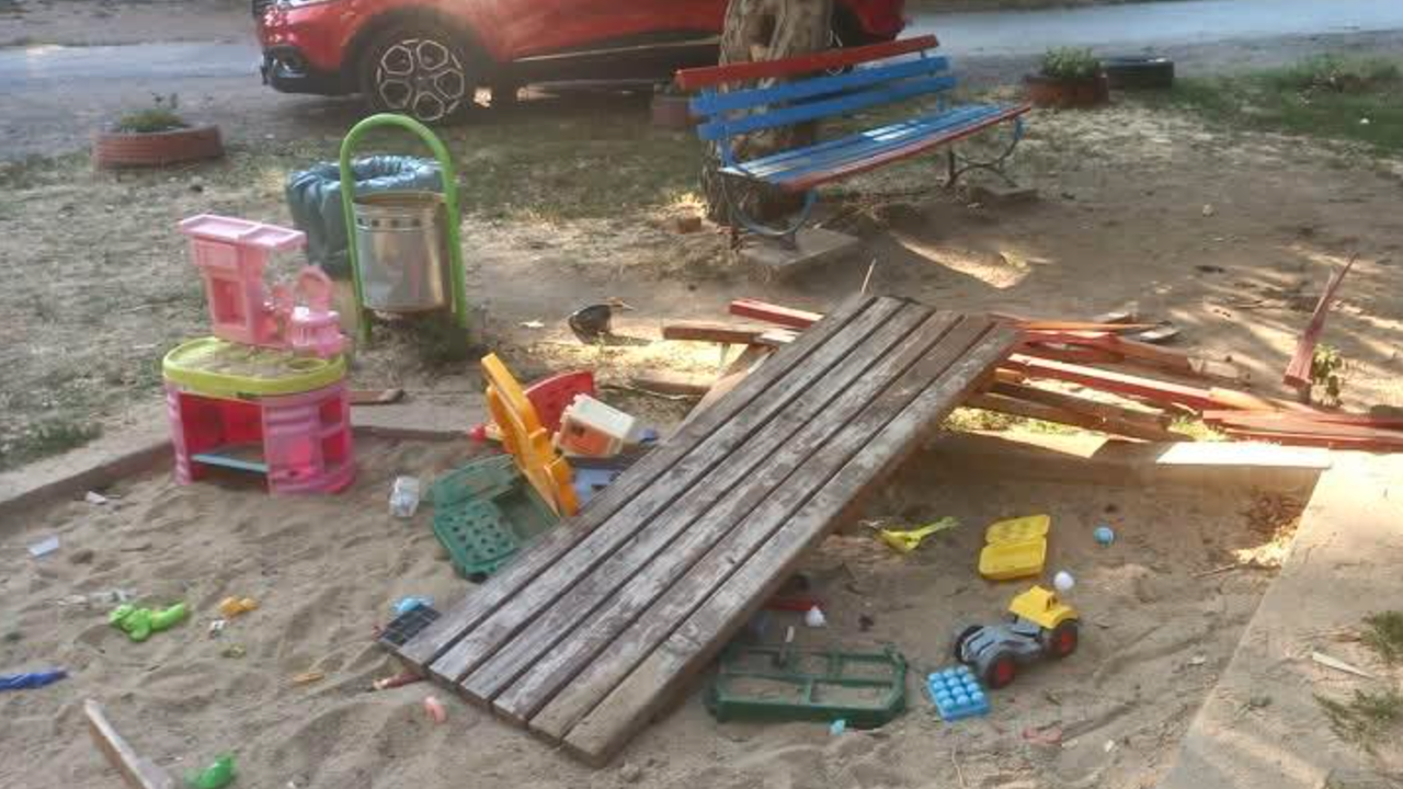 Пиян шофьор се вряза в детска площадка в София