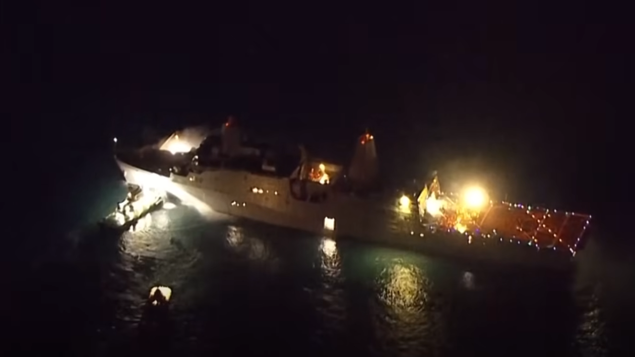 Над 12 часа е продължила борбата с пожара на кораба